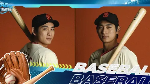 阿方索伤退场后仍助力加拿大，场边指导球队指挥作战